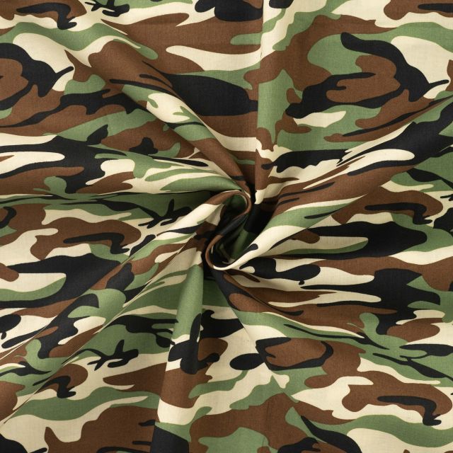 Tissu Popeline de Coton imprimé Camouflage vert et marron sur fond Beige