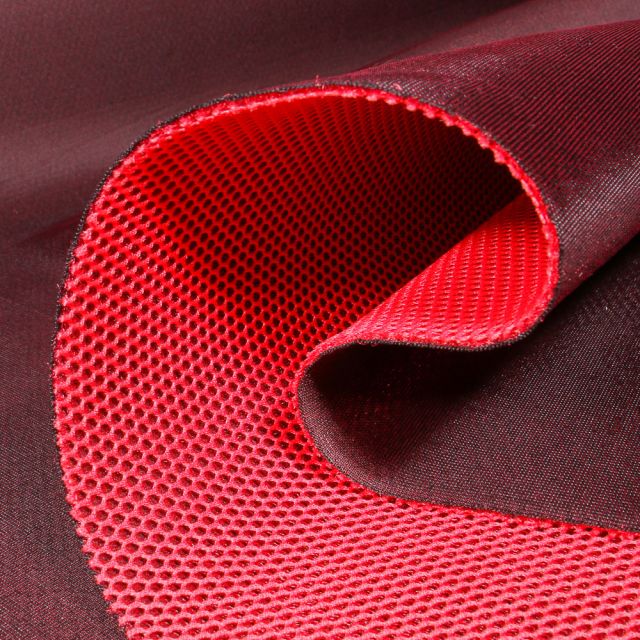 Tissu Résille matelassé mesh 3D Rouge