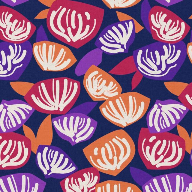 Tissu Coton enduit Kimso orange et violet sur fond Bleu marine