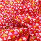 Tissu Gustav Klimt Triangles dorés sur fond Rouge