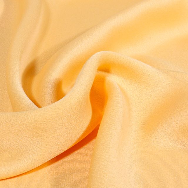 Tissu Crêpe satin mat Jaune curcuma