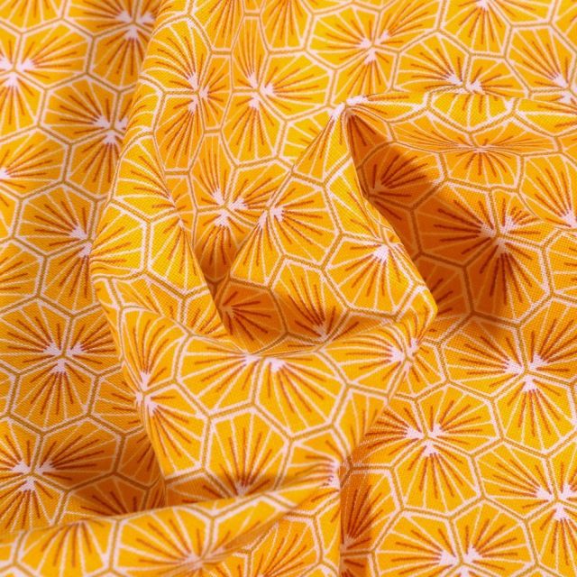 Tissu Coton imprimé Arty Riad sur fond Jaune curry - Par 10 cm