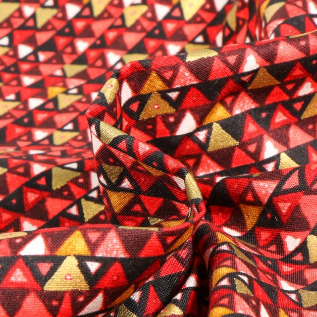 Tissu Gustav Klimt Triangles  rouge sur fond Noir